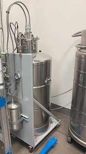 Collection of bulk helium tanks